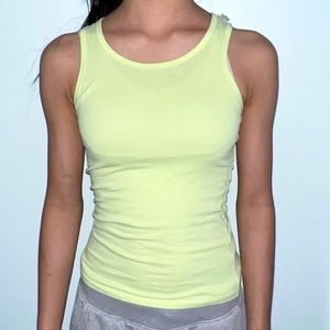 neon green tank top!!